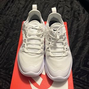 **BRAND NEW** Nike Air Max Axis